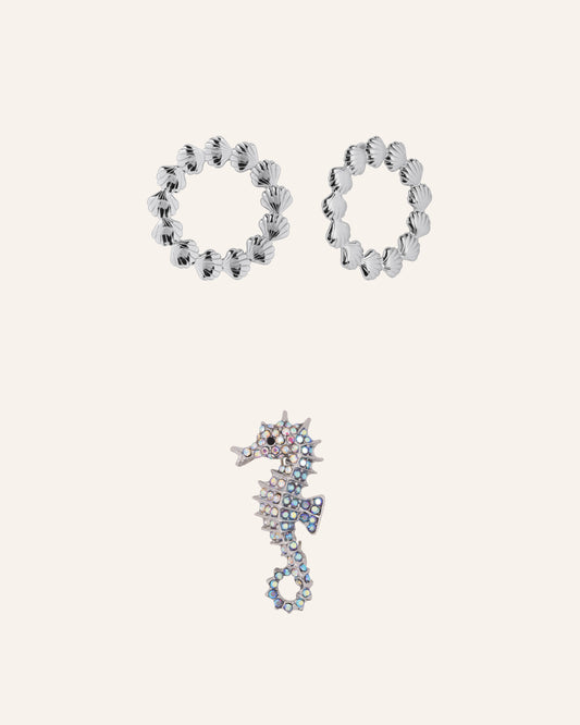 Set van oorbellen schelp zilver en broche zeepaard zilver met turquoise rhinestone - MAE.FAE The Label